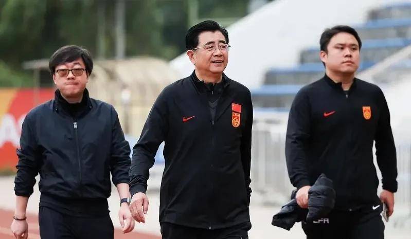 聘请伊万手下败将？国足绯闻主帅回应：没邀约，但我有信的简单介绍