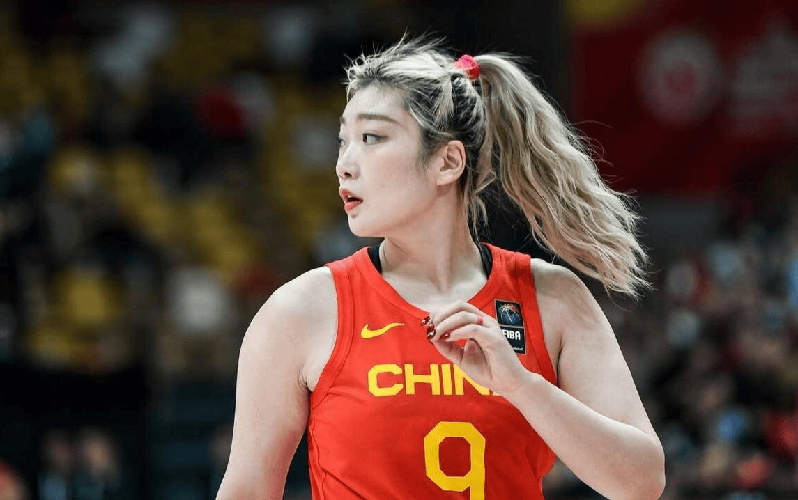 女篮最新动态,中国女篮训练照曝光,李梦加盟江苏待宫鲁鸣确认的简单介绍
